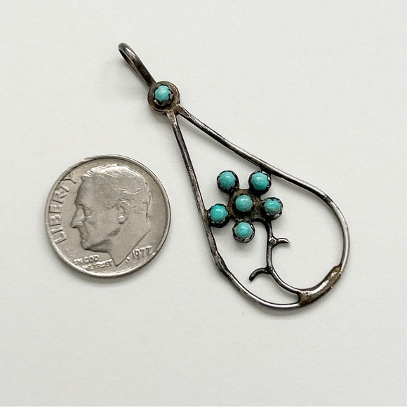 Vintage Southwestern Petit Point Turquoise Flower Sterling Silver Pendant - Picture 5 of 7